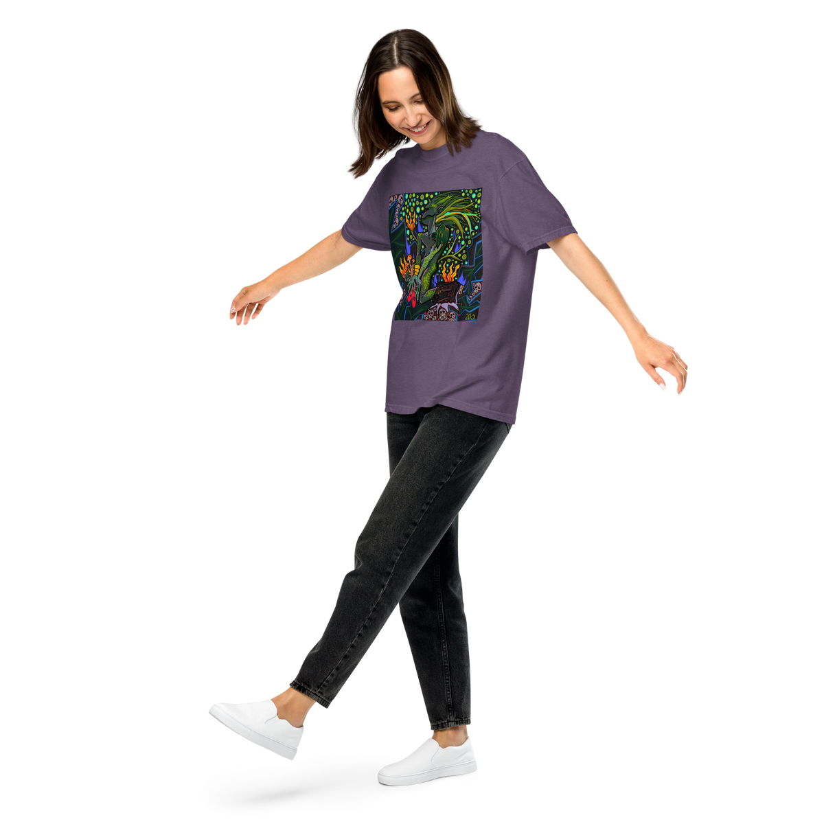 Leshy Psychedelic T-Shirt, Damenmodell, Grape, Vorderansicht in Bewegung