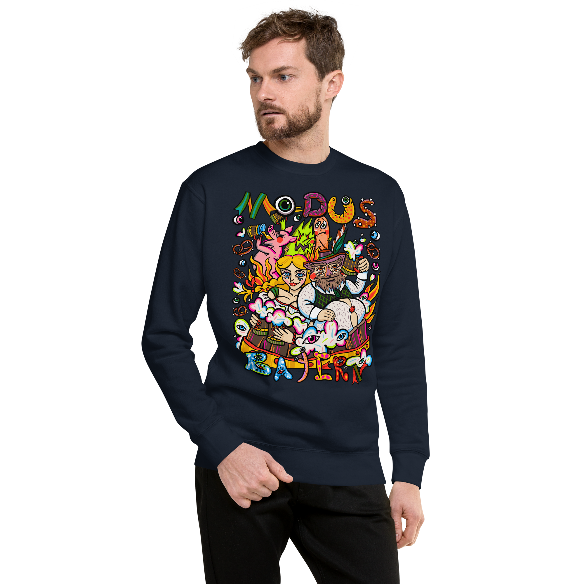 Modus Bayern Psychedelic Sweatshirt in Marineblau, getragen von einem Herrenmodell in Dreiviertelansicht